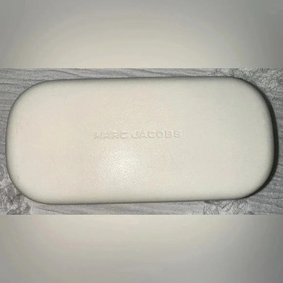 🆓Marc Jacobs Glasses Case🆓 - Picture 1 of 4